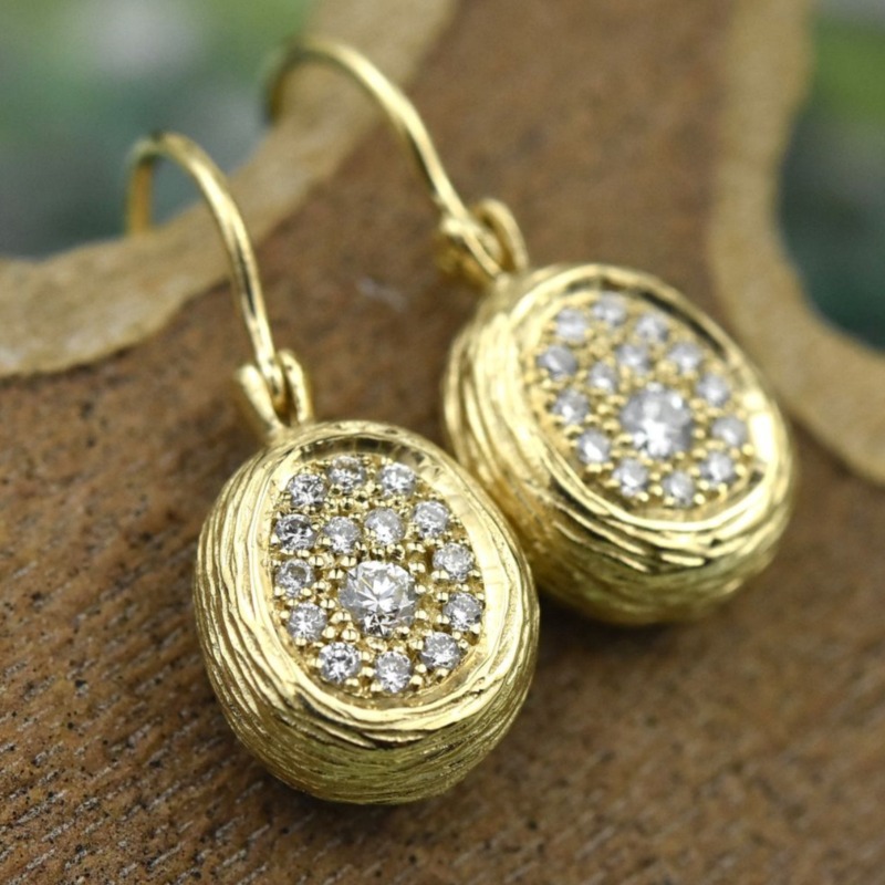 Micro-Set Zirconia Stud Earrings with Hammering Texture